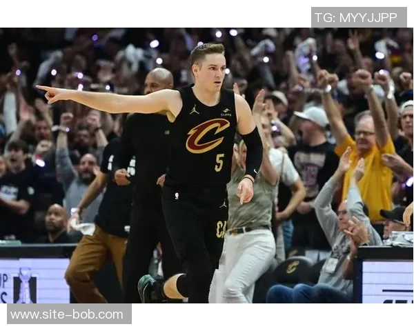 阿特金森强调后卫需多传球给内线莫布里出手次数仅为9次 阿特金森强调后卫需多传球给内线莫布里出手次数仅为9次