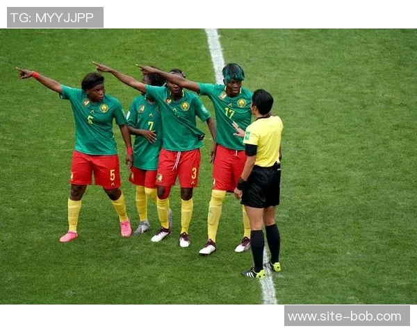 全北助教疑似做拉眼角动作引发争议裁判协会指控种族歧视